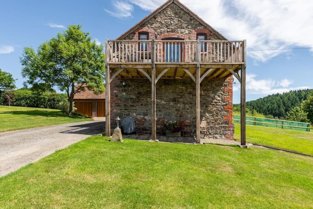 The Granary At Hawkhurst Holiday home Craven Arms